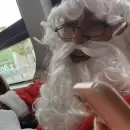 Un viaje inolvidable: Pap Noel sorprendi a pasajeros en un colectivo mendocino