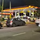 (Video) Mendoza enfrenta largas colas ante inminente aumento de combustible