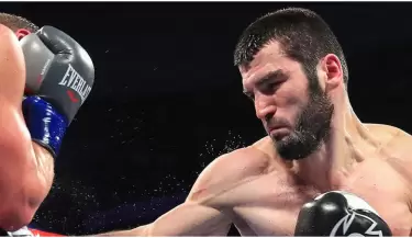 artur-beterbiev-vs-callum-smith