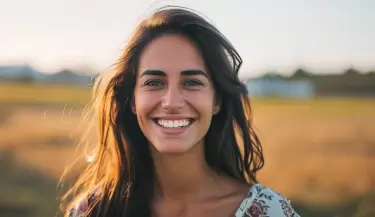 mujer sonriendo
