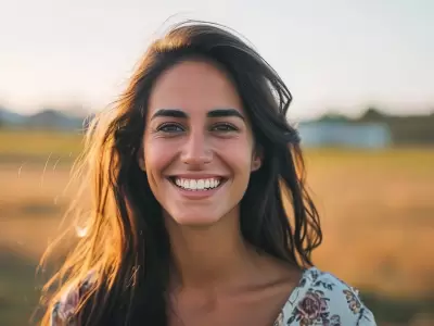 mujer sonriendo