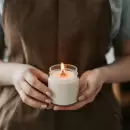 Cómo limpiar la cera de la vela de la ropa sin esfuerzo