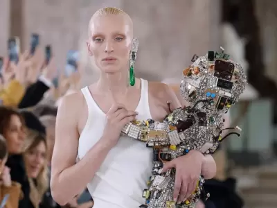 desfile-schiaparelli moda robot