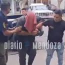 (VIDEO) Así llegaba a Mendoza el hombre acusado de asesinar a su pareja en El Carrizal