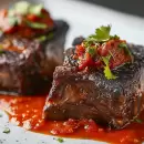 La receta de salsa picante para carne asada que tus invitados no podrán dejar de comer