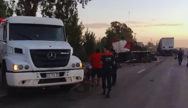 Choque de camiones en Las Heras