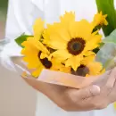 El poder de las flores amarillas: por qu� regalar ramos el 21 de septiembre se volvi� un cl�sico argentino