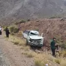 Un auto volc en la alta montaa y complic el trnsito hacia Chile
