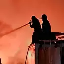 Importante incendio en un depsito de camiones en Maip: Sin vctimas ni heridos