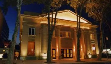 teatro-independencia-iluminado-2-700x394