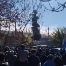 (Video) Tunuyán salió a la calle para despedir los restos del policía que murió en el Acceso Sur