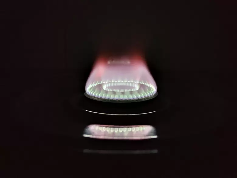Gas