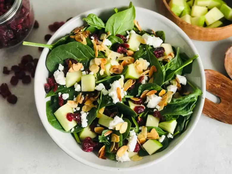 ensalada-de-manzana-queso-y-almendras