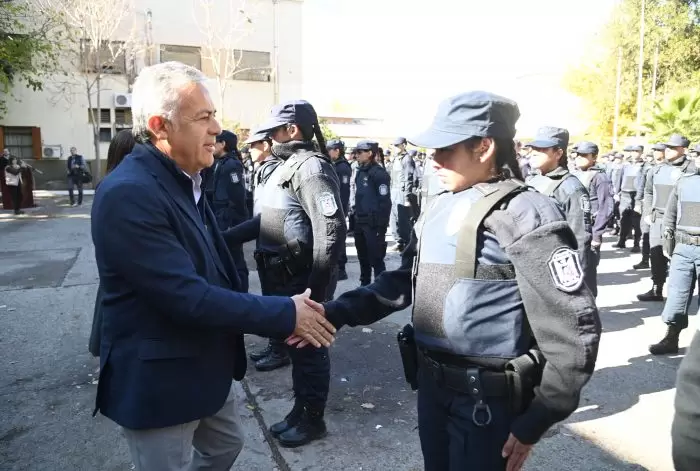 policias
