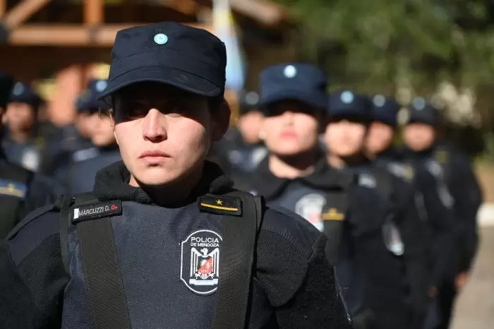 policias