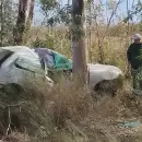 Violento choque de un auto contra un árbol en Las Heras: Una mujer quedó hospitalizada
