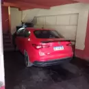 Bajo amenaza, una pareja le rob� un auto a un chofer y fue detenida en un motel de Guaymall�n
