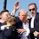 Alerta máxima en EE.UU.: Le dispararon a Donald Trump durante un acto de campaña