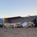 Un cami�n volc� en el Acceso Este y provoc� caos en el tr�nsito