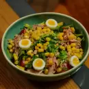 En pocos pasos, la receta para preparar una saludable ensalada de at�n con c�tricos