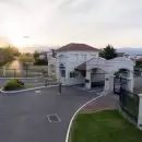 Conmoci�n: Hallaron a un hombre muerto flotando en una pileta de un barrio privado