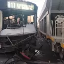 Varios heridos en Maip� luego de que un micro chocara con un tren de carga