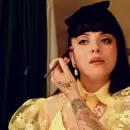 Mon Laferte dedica su Grammy a las mujeres creadoras y homenajea a Gabriela Mistral