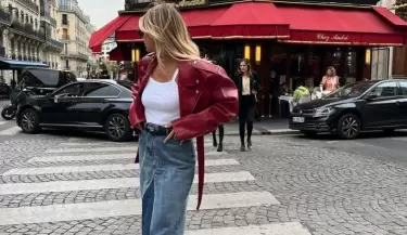 falda y zapatilas moda