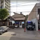 Entraron a robar en una cerrajer�a de Capital y se llevaron una moto