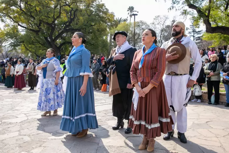 HOMENAJE A SAN MART�N PLAZA INDEPENDENCIA