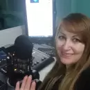 Estación Zafiro vivió una noche inolvidable: cientos de oyentes sorprendieron a Lourdes Vargas en su cumpleaños