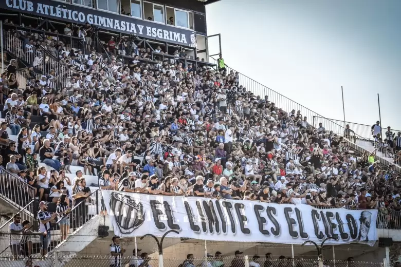 gimnasia hinchas