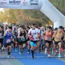 Una multitud particip� de la Media Marat�n Luj�n Corre y le puso color al domingo