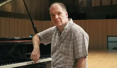 adrian iaies 2