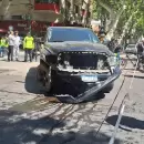 Violento accidente en pleno microcentro mendocino entre un m�vil policial y una camioneta