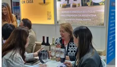 VINO FERIA TURISMO INDUSTRIA