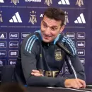 Lionel Scaloni sorprendi� al posar con la camiseta de un club del ascenso: "De campe�n a campe�n"