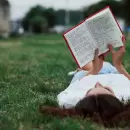 Los mejores libros de 2024 para regalar esta Navidad: 16 escritores eligen sus favoritos