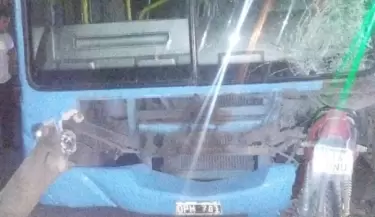 choque colectivo y moto en Las Heras