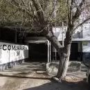 Detuvieron su marcha en un negocio de Guaymall�n y sujetos armados los asaltaron