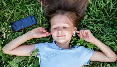 esccuchando musica