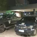 Im�genes estremecedoras: detenido armado con cuchillo en una cornisa del Hospital Central