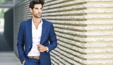 traje azul