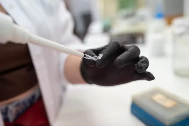 Compartir biomateriales de manera abierta ayudaría a fomentar la producción local de herramientas y reactivos de investigación