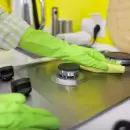 El truco de las abuelas para eliminar la grasa de la cocina en segundos sin vinagre ni bicarbonato