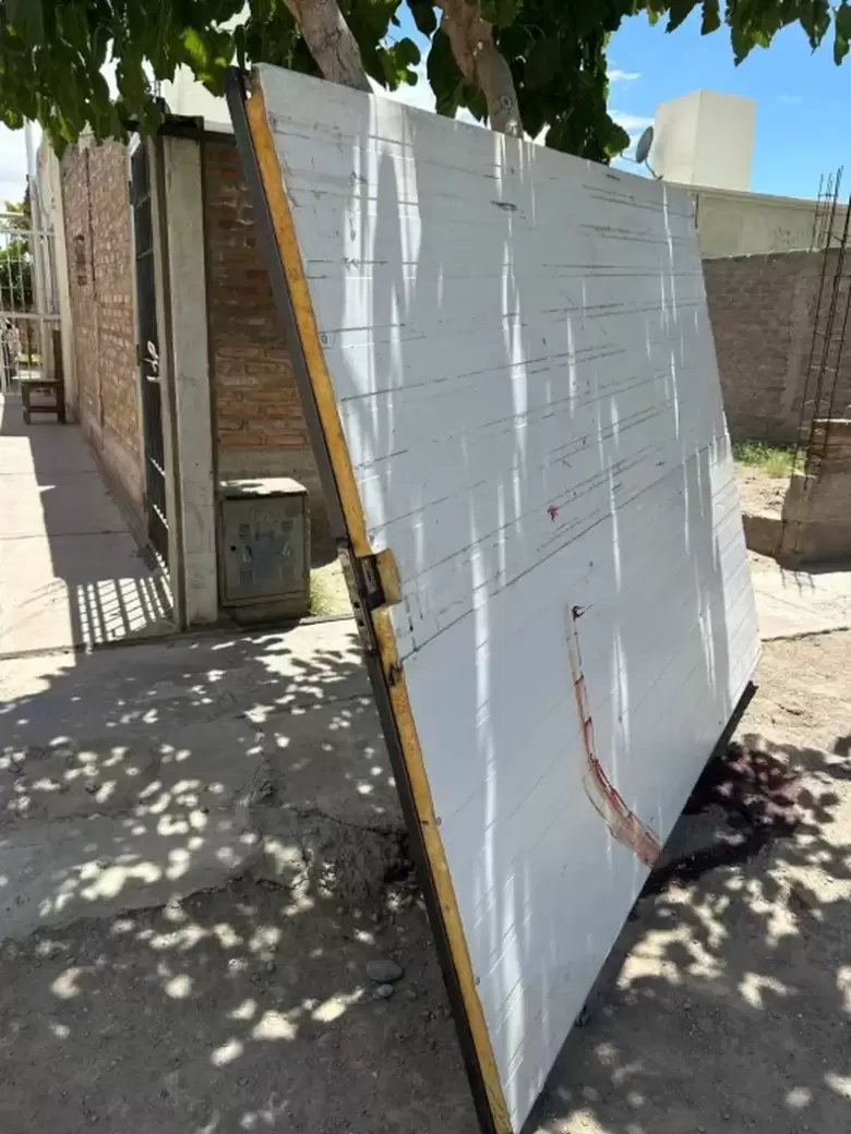 Tragedia en San Juan, una ni�a muri� tras ser aplastada por un port�n