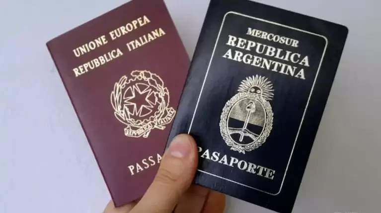 pasaporte-de-argentina-y-pasaporte-de-italia-inbka4qjqffqld2ashgxl4iw6e