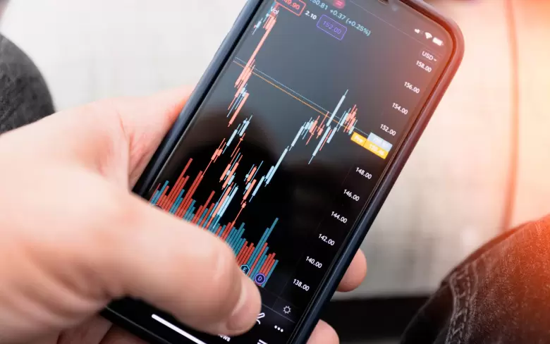 ECONOM�A FINANZAS