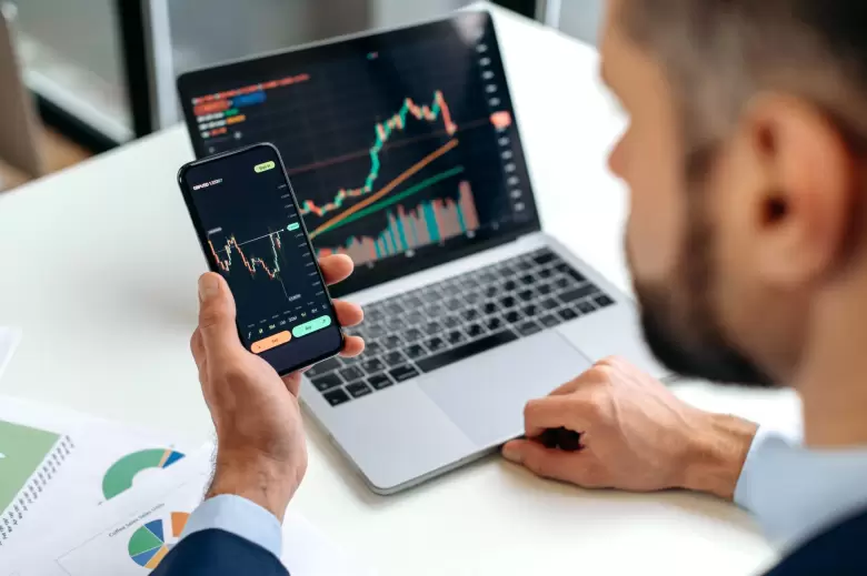 ECONOM�A FINANZAS