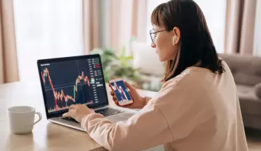 ECONOM�A FINANZAS